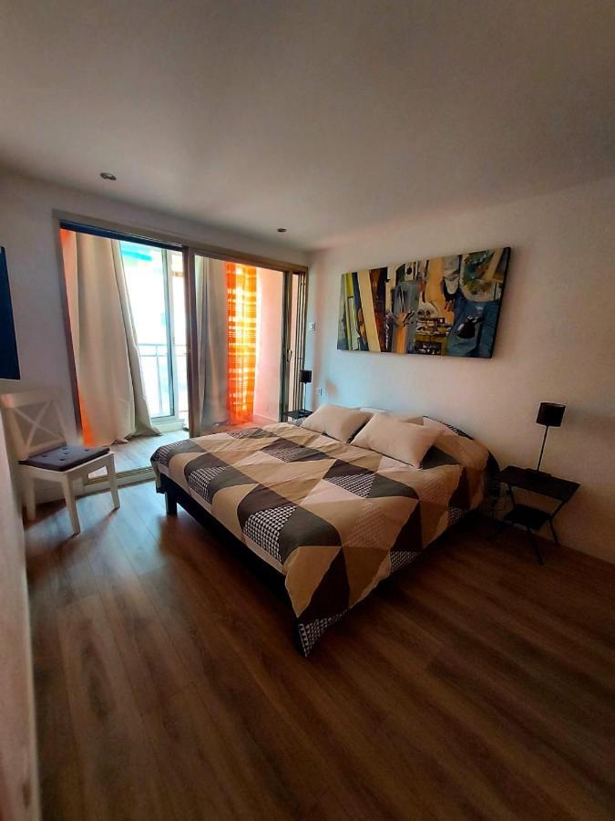 Appartement T3 Plein Centre Ville Le Lavandou Exterior photo